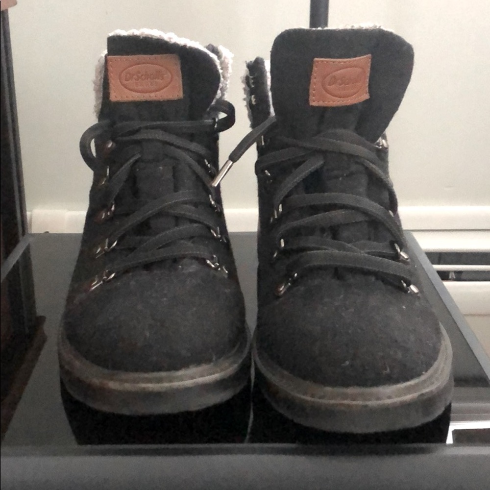 Worn once Dr. Scholl’s Cute Winter booties!